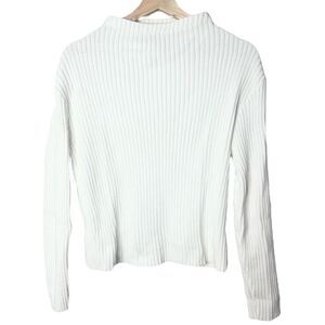 Women’s Xhilaration sweater long sleeve 100% Cotton white.